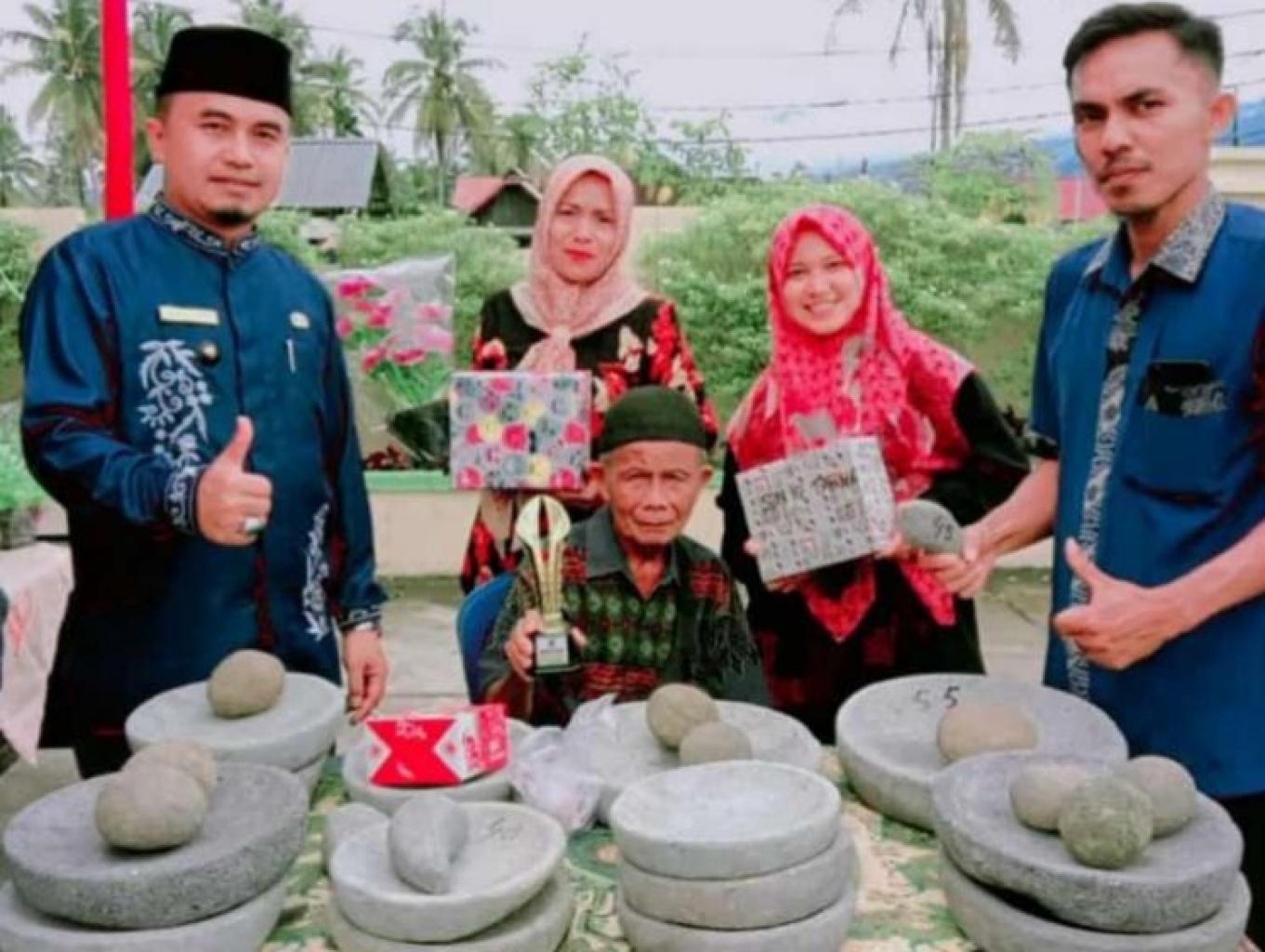 Suvenir Ganggo Hilia Batu Giling Cabe