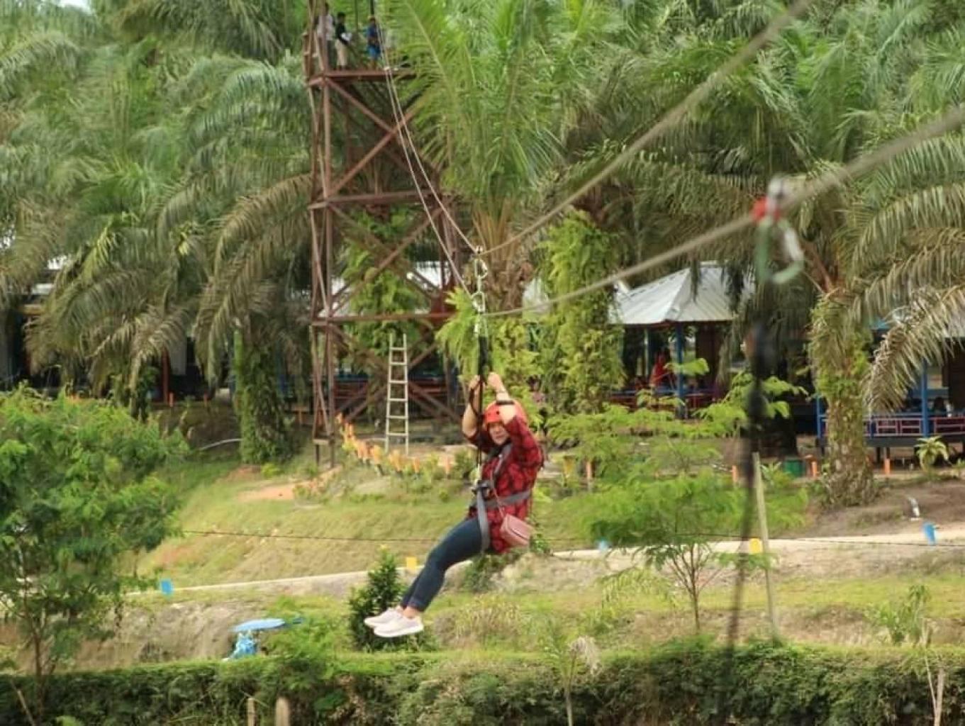 Wahana Flaying Fox