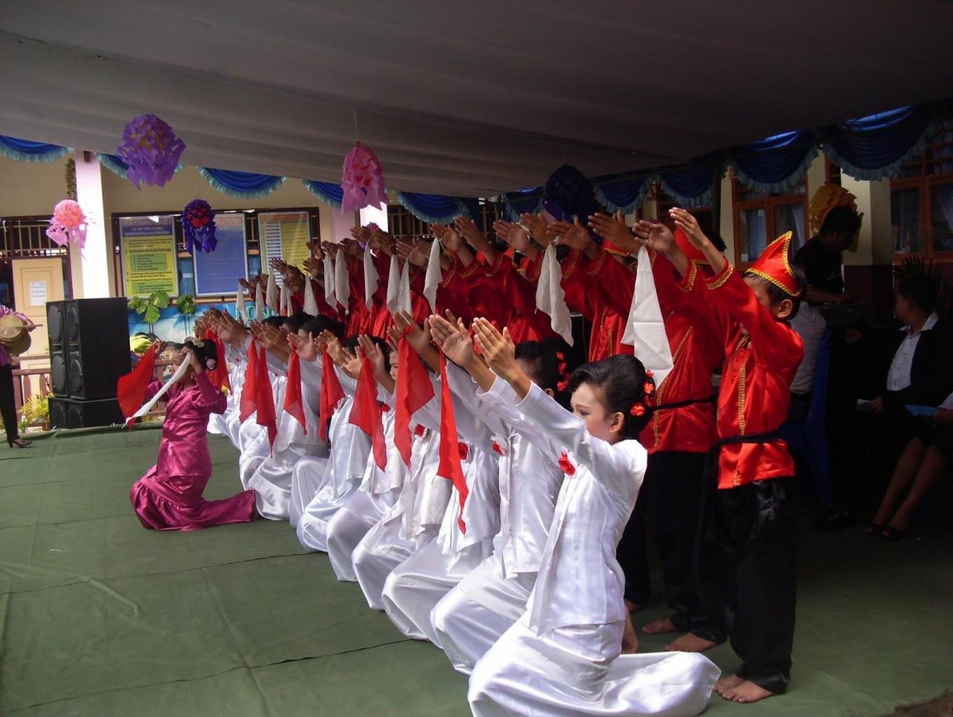 Tarian Tradisional Maengket