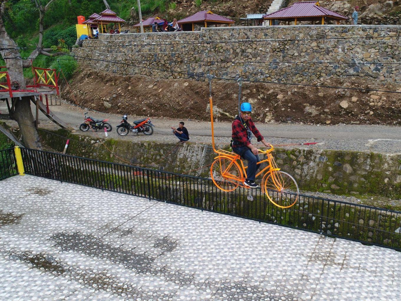 Sepeda Gantung