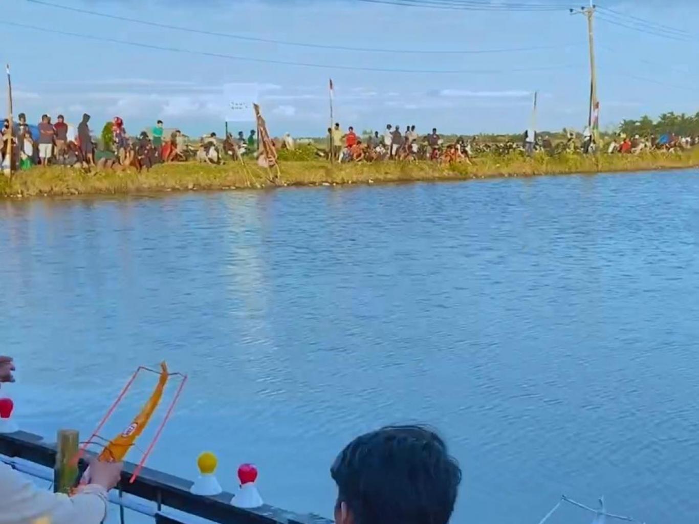 Lomba Perahu Miniatur Nelayan