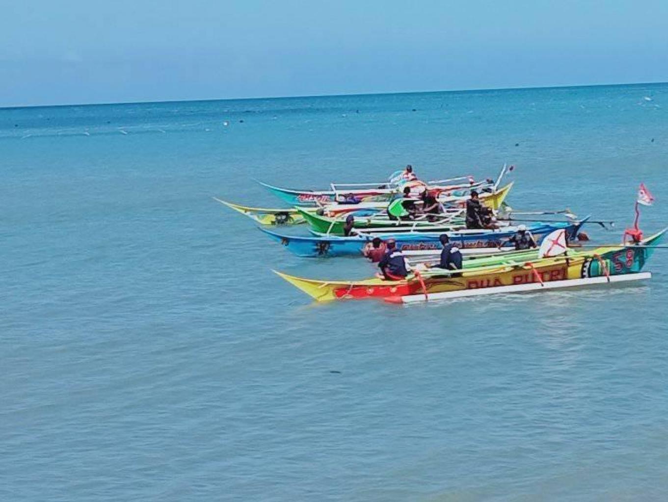 Lomba Balap Perahu Nelayan