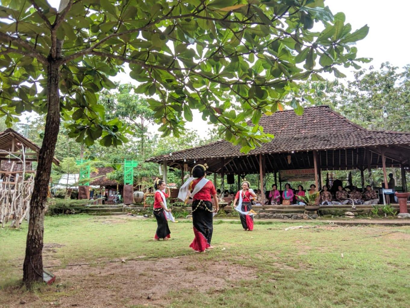 Pentas Seni