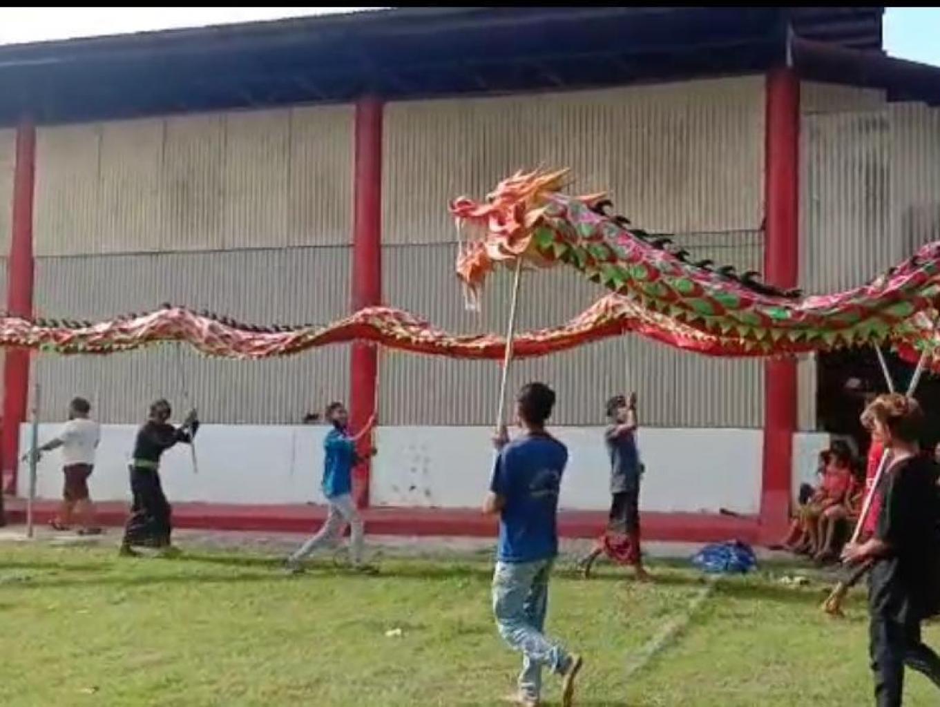 Atraksi Liong Jamblang