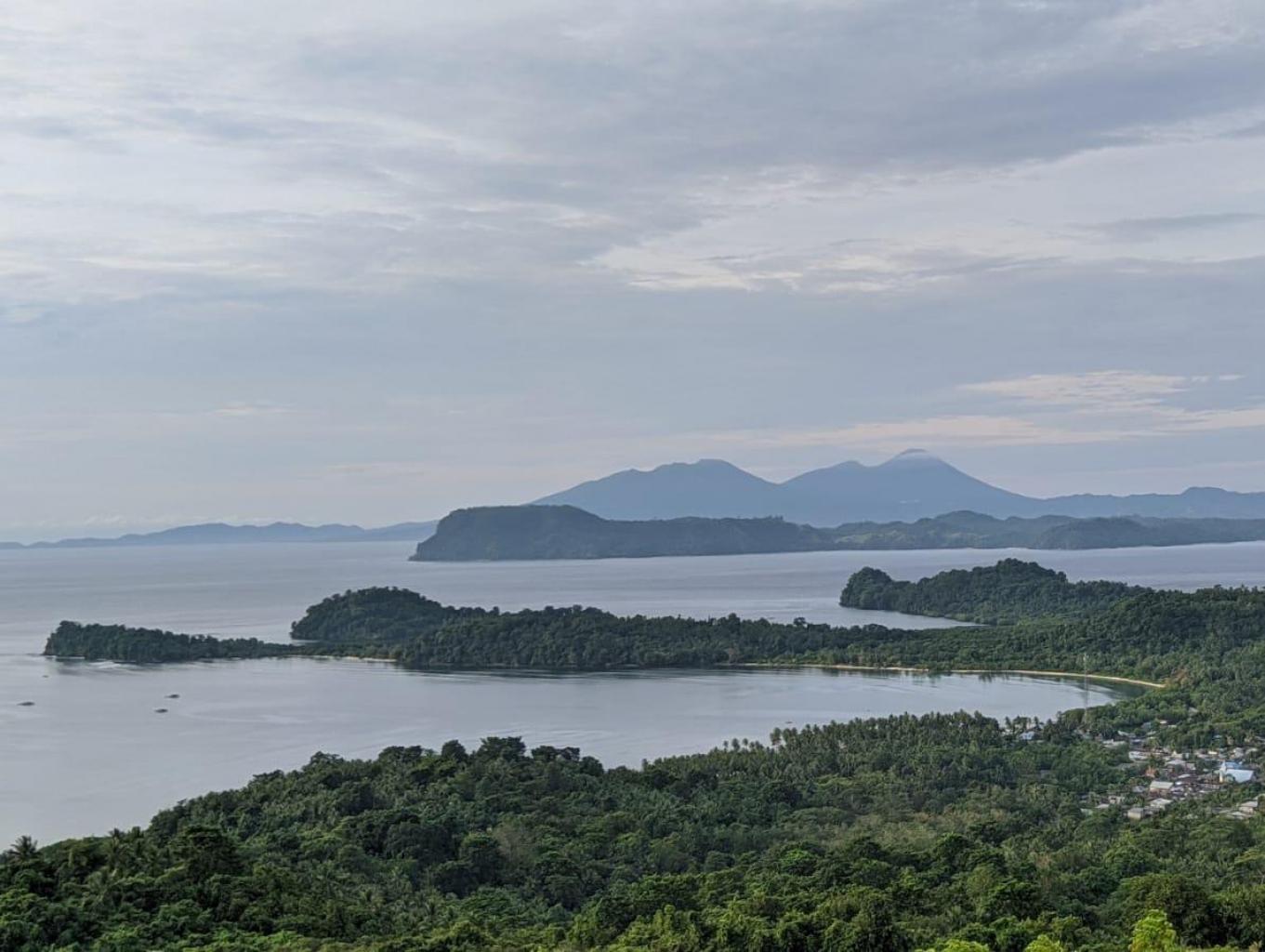 Bukit Savana Empung Lihunu