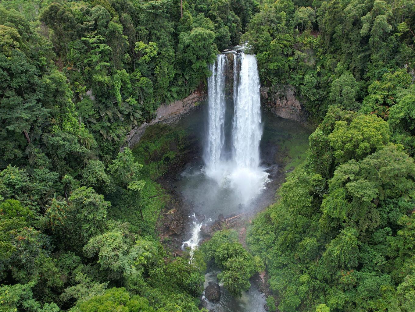Explore Air Terjun Riam Barawatn