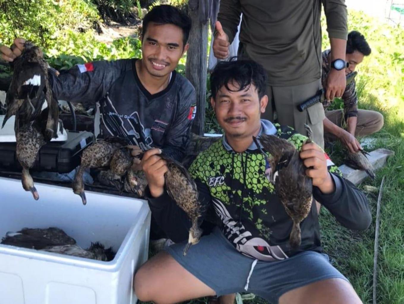 Menembak Burung