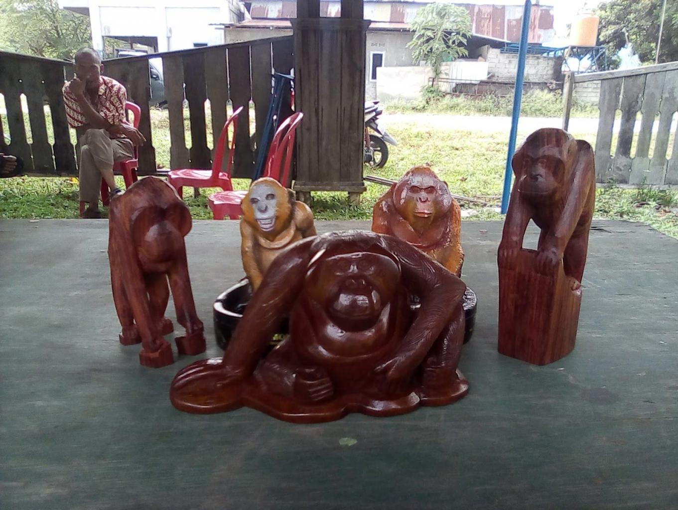 Miniatur Eksotis Pahatan Kayu