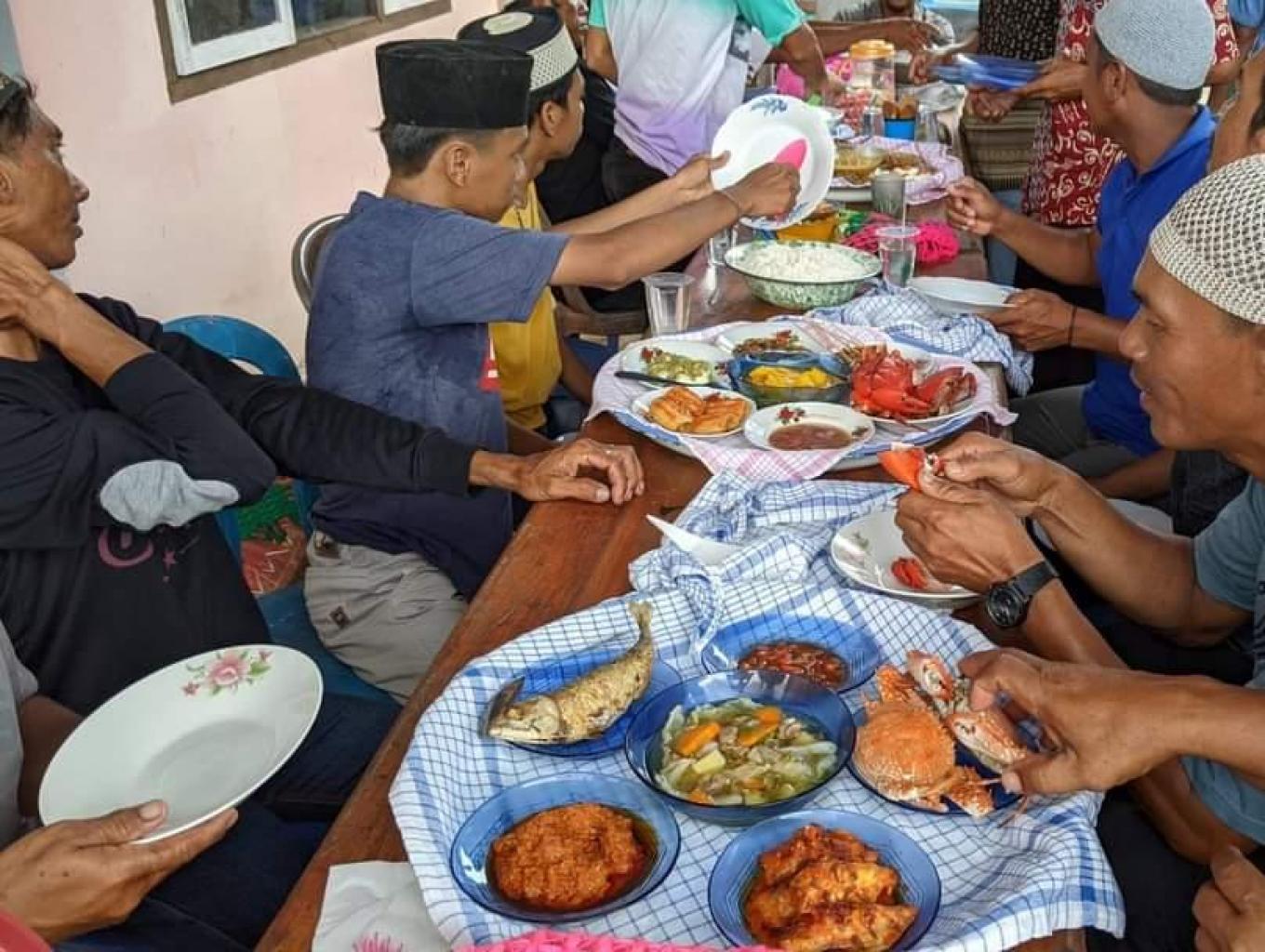 Makan Bedulang
