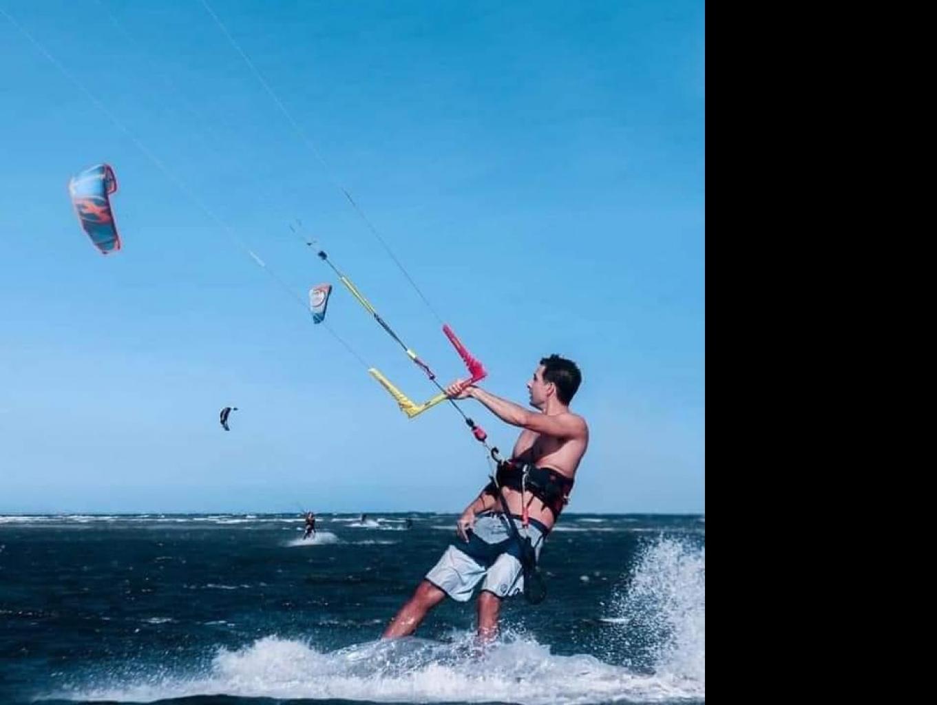 Kitesurfing