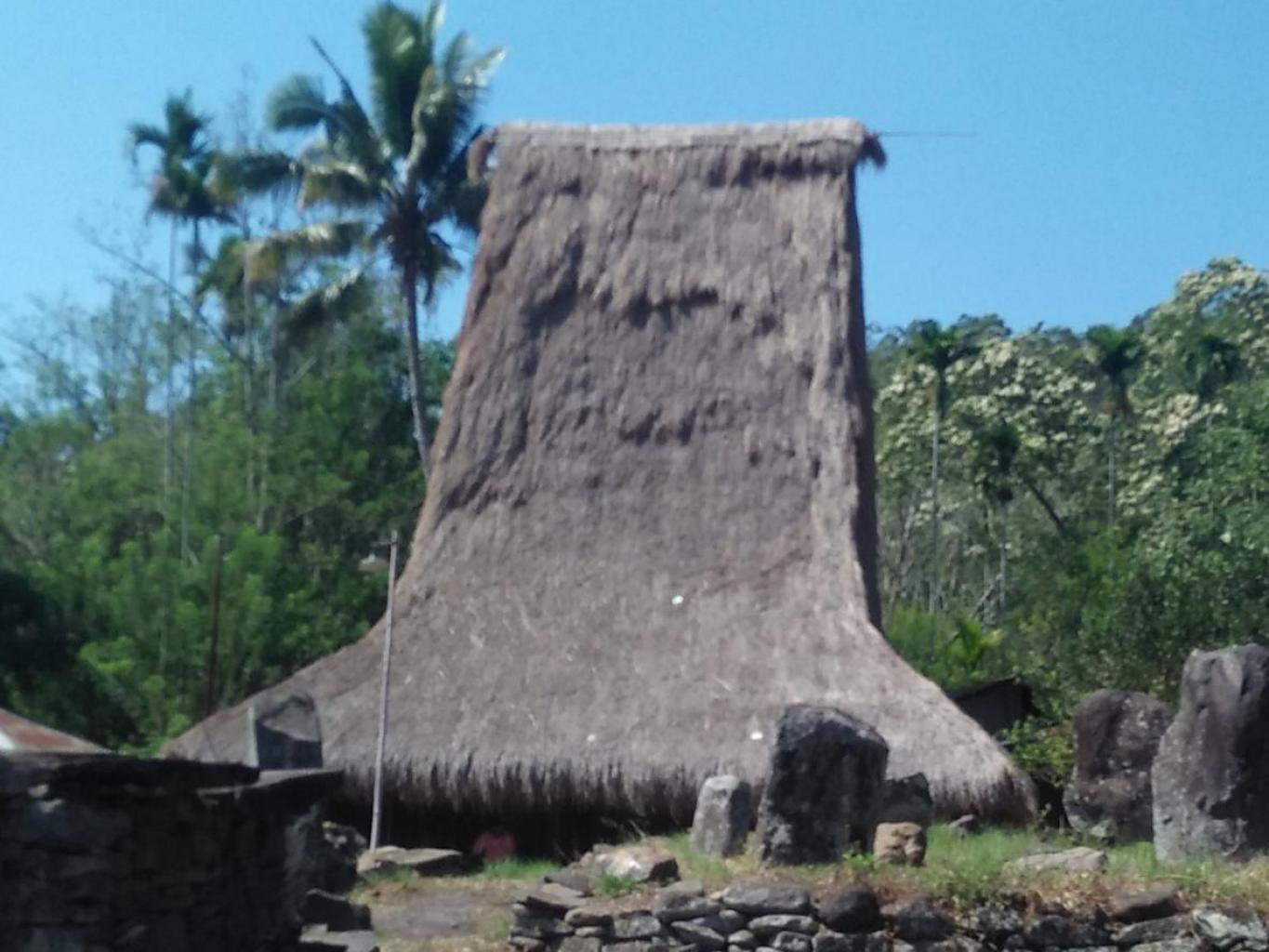Kampung Adat Woloara