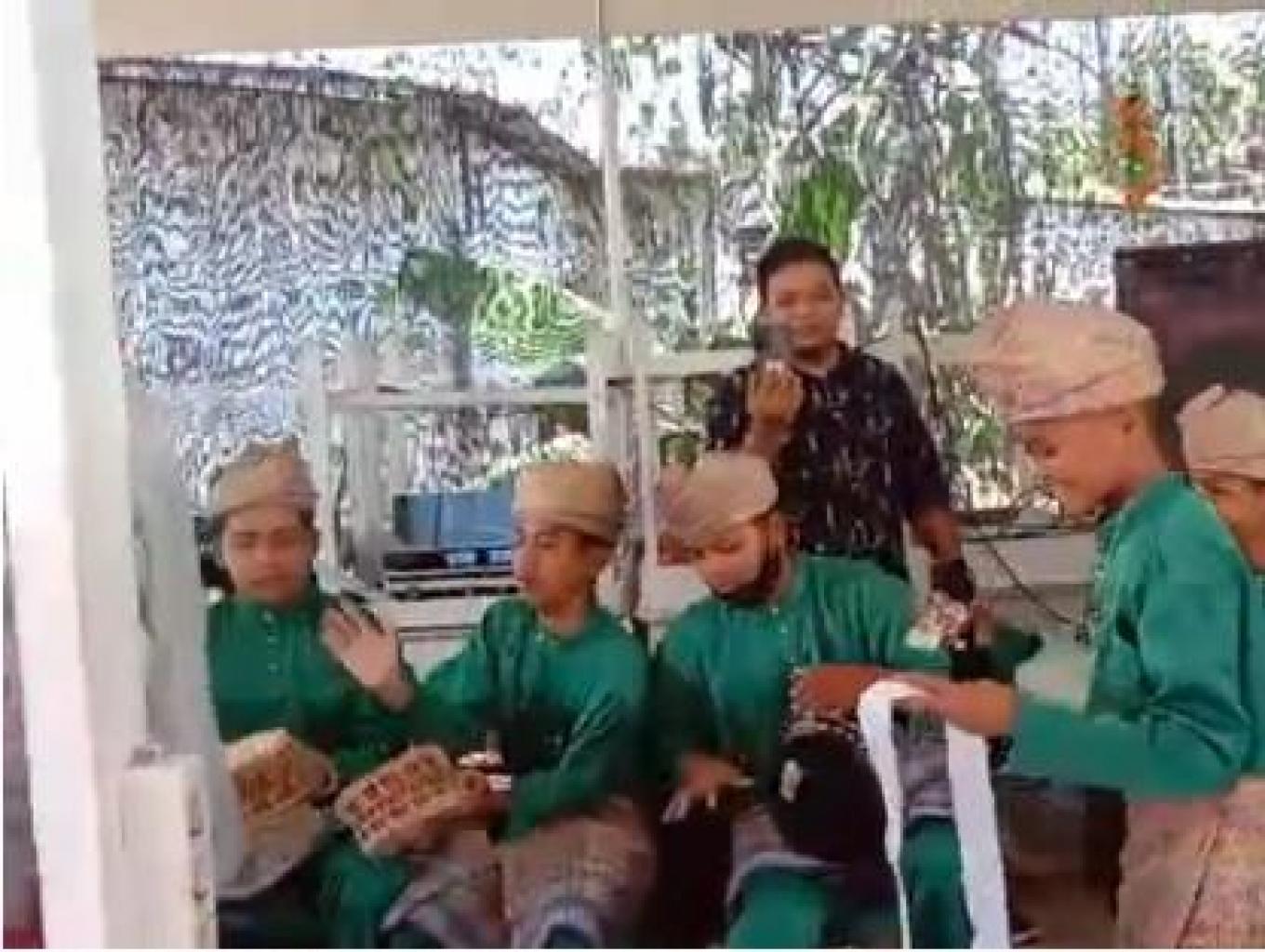 Atraksi Tundang (pantun Berdendang)