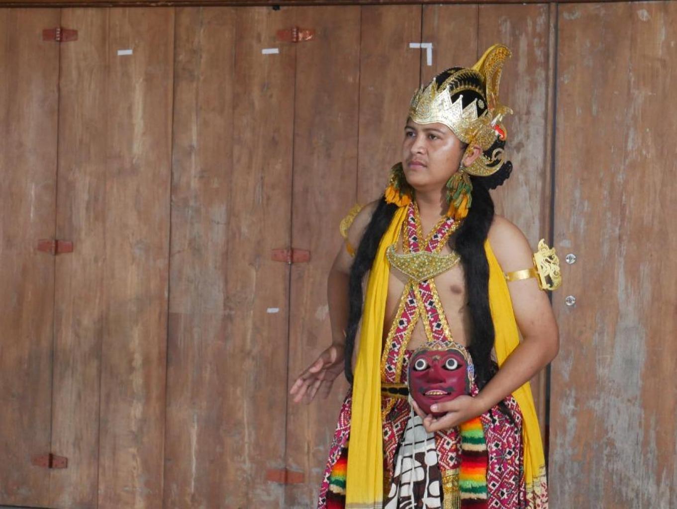 Tari Topeng