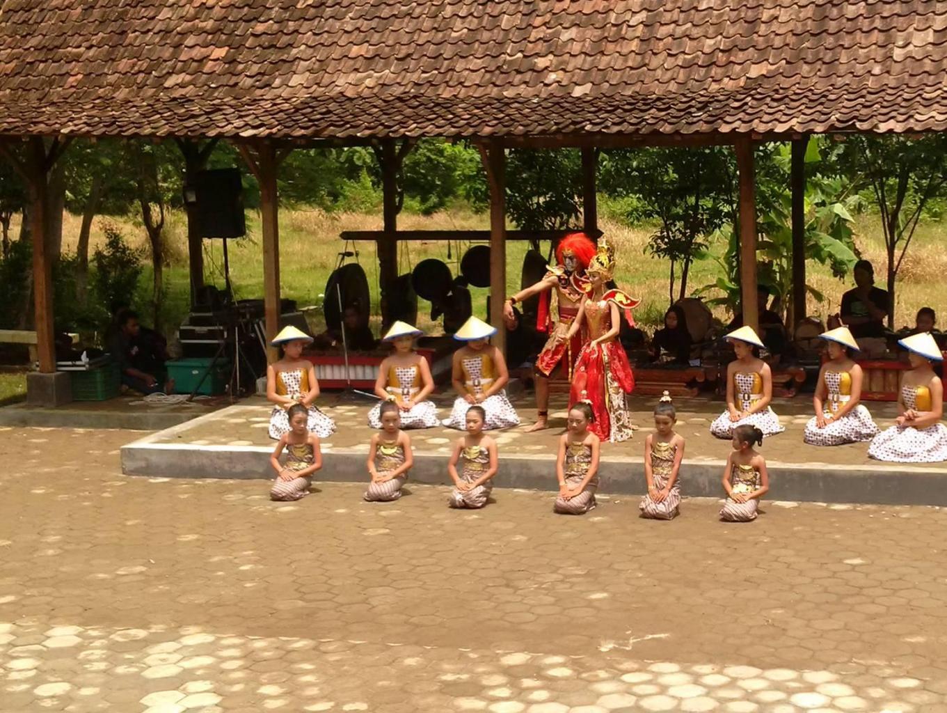 Pentas Tari