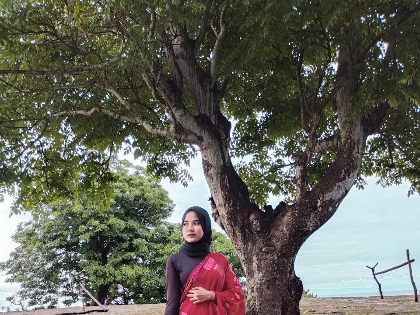 Kain Tenun Khas Desa Pulau Maringkik