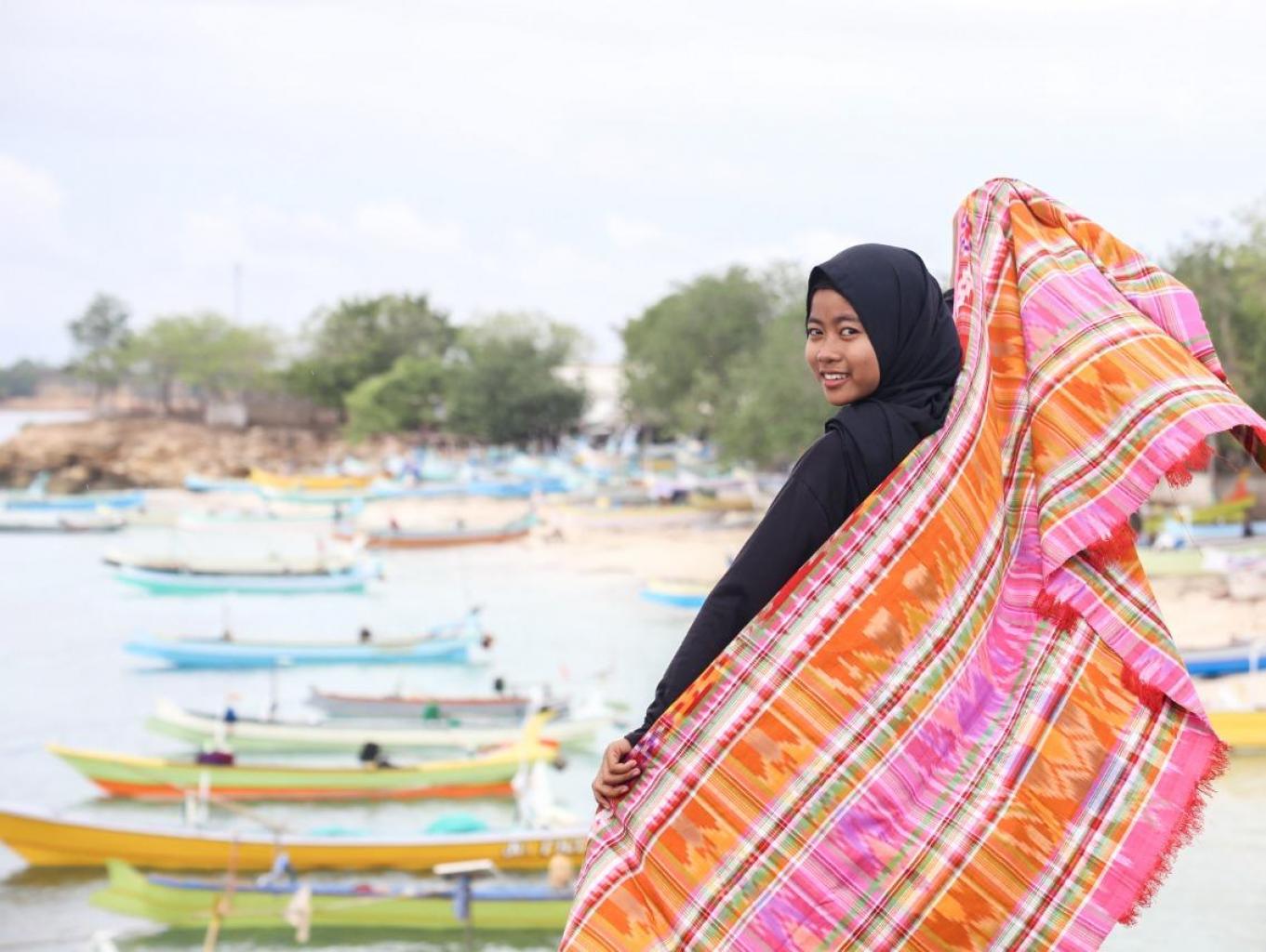 Kain Tenun Khas Desa Pulau Maringkik