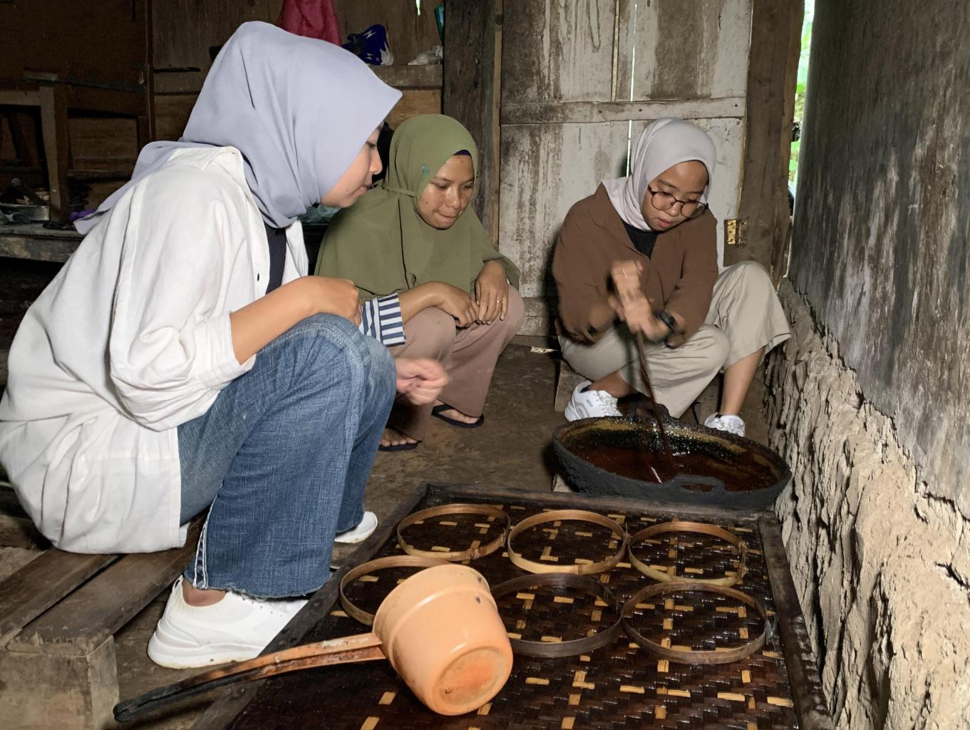 Mencetak Gula Aren