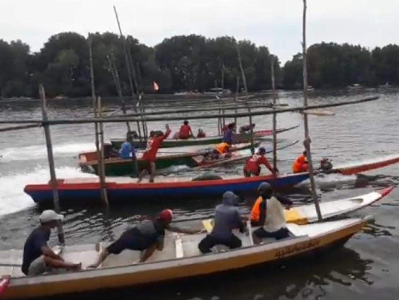 Balap Perahu Bala-bala