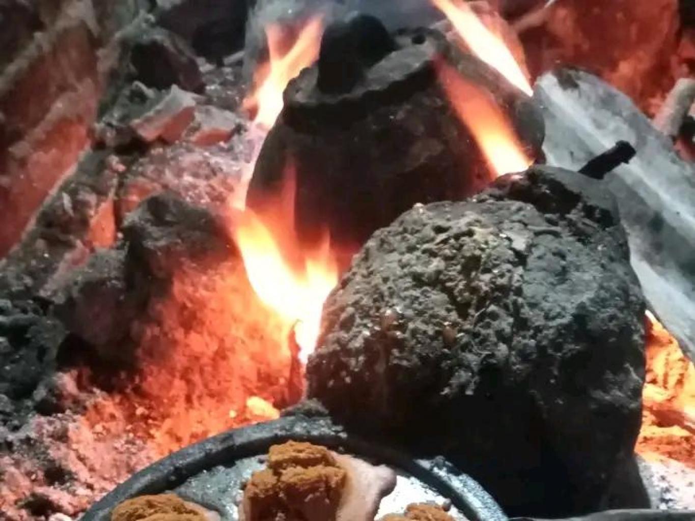 Kue Apang Bakar