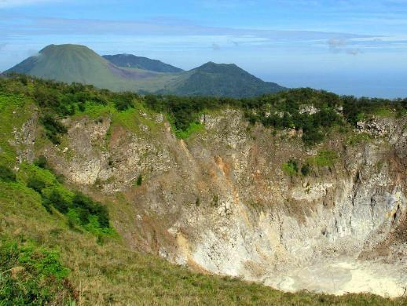 Wisata Gunung Mahawu