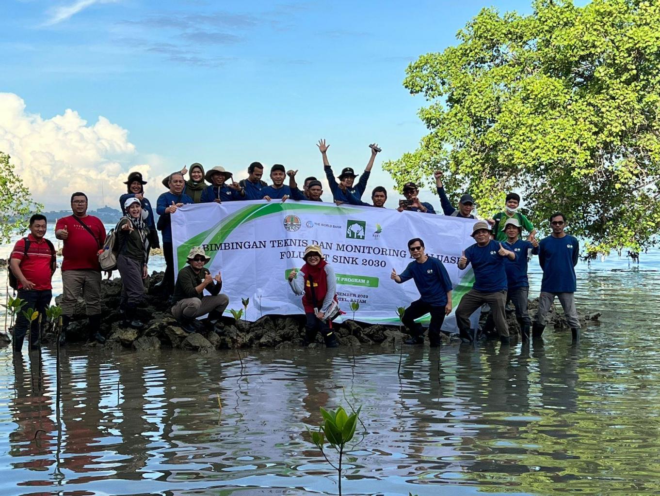 Kegiatan Outbound Di Desa Wisata Kampung Tua Bakau Serip