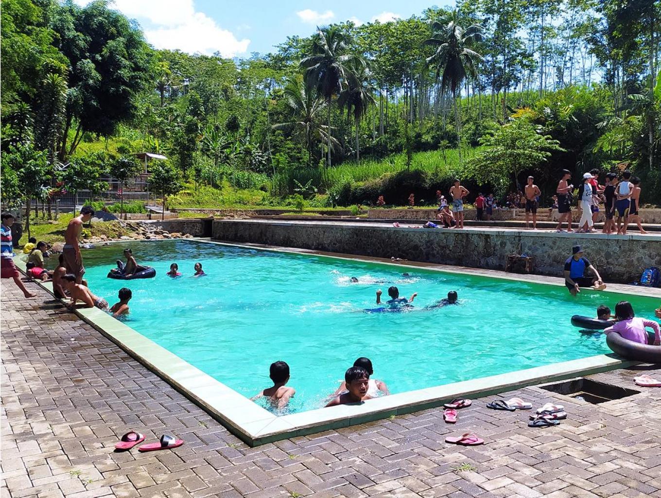 Kolam Renang Ambya'an