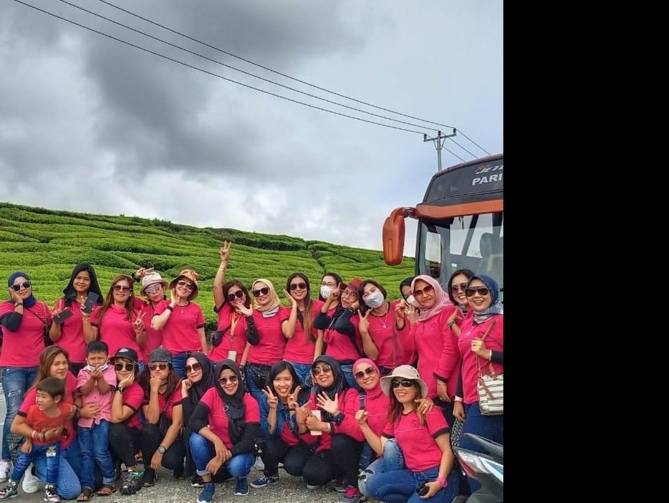 Tamu Wisata Tour Perkebunan Teh Aie