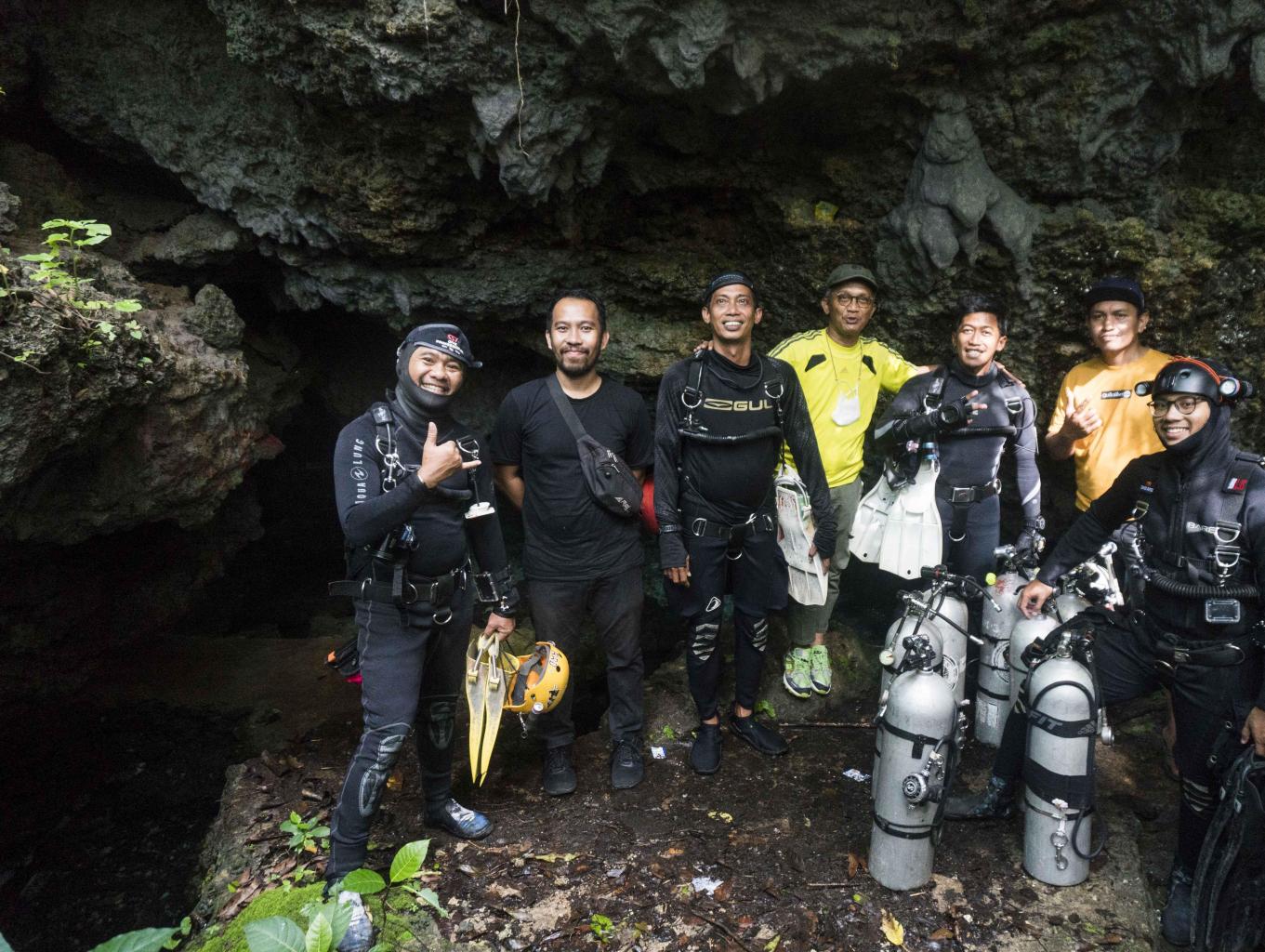 Wisata Alam Menyelam Gua
