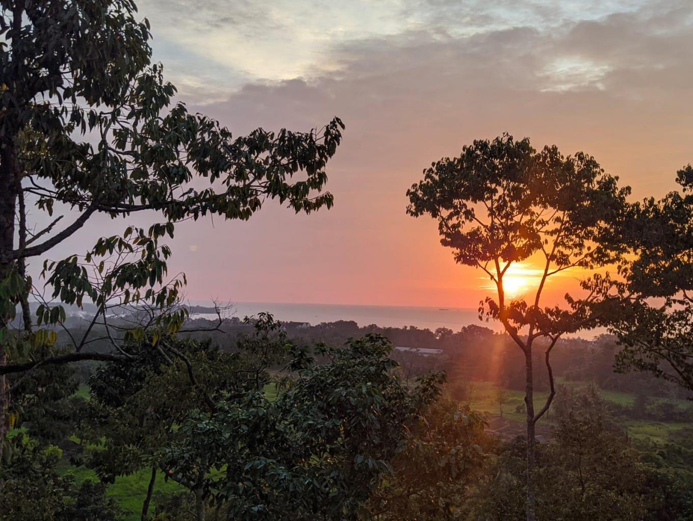 Sunset Bukit Carita