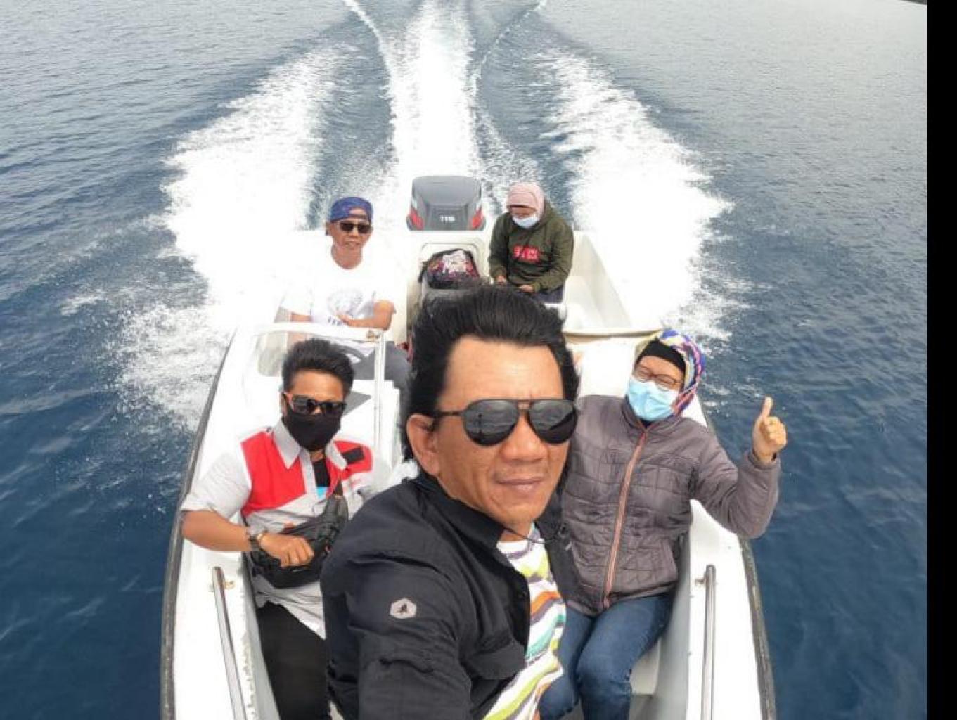Speed Your Live (jelajah Pesisir Desa Matano Dengan Speed Boat)