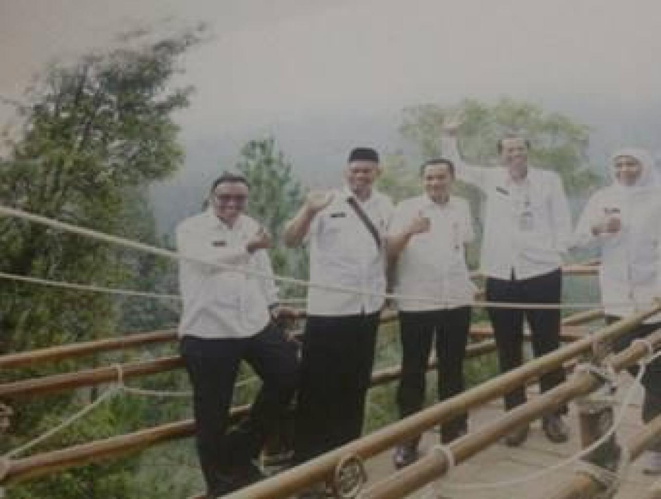 Spot Selfie Perahu Gub Jatim Bupati Magetan Perhutani