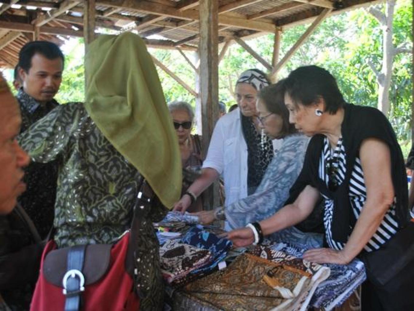 Belanja Souvenir