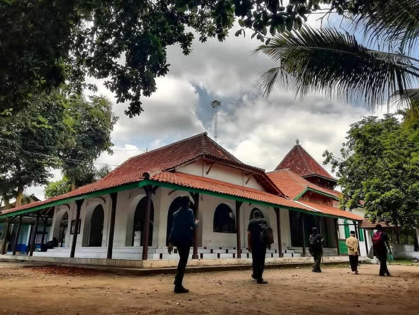 Kawasan Religi Ringinagung