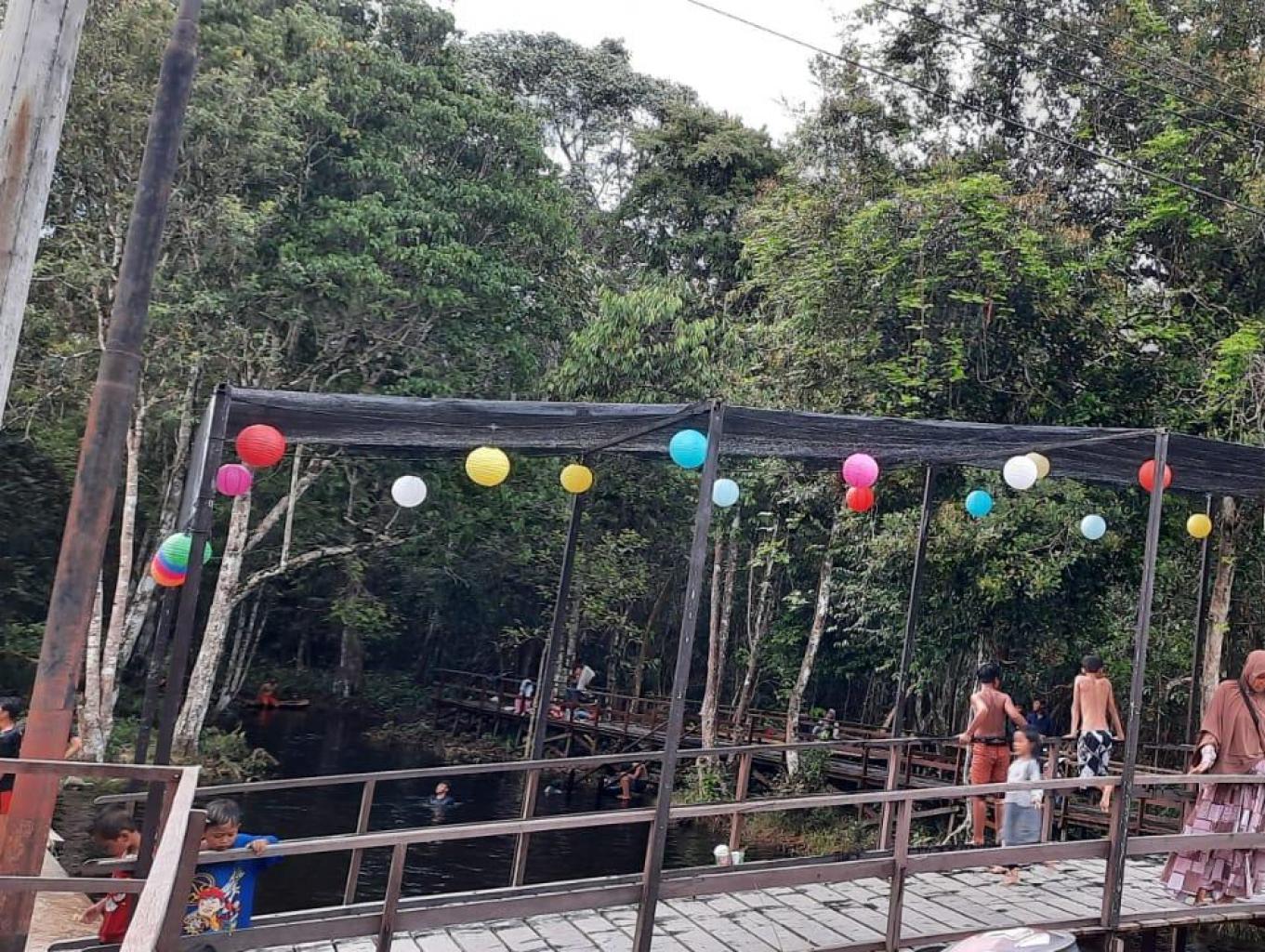 Pemandian Sungai Merah