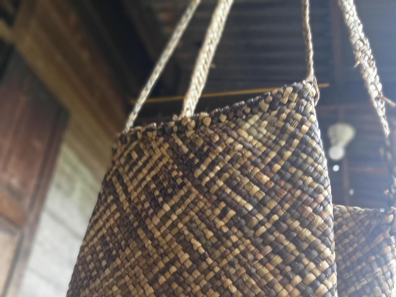Tas selempang Tradisional/ Kombuik