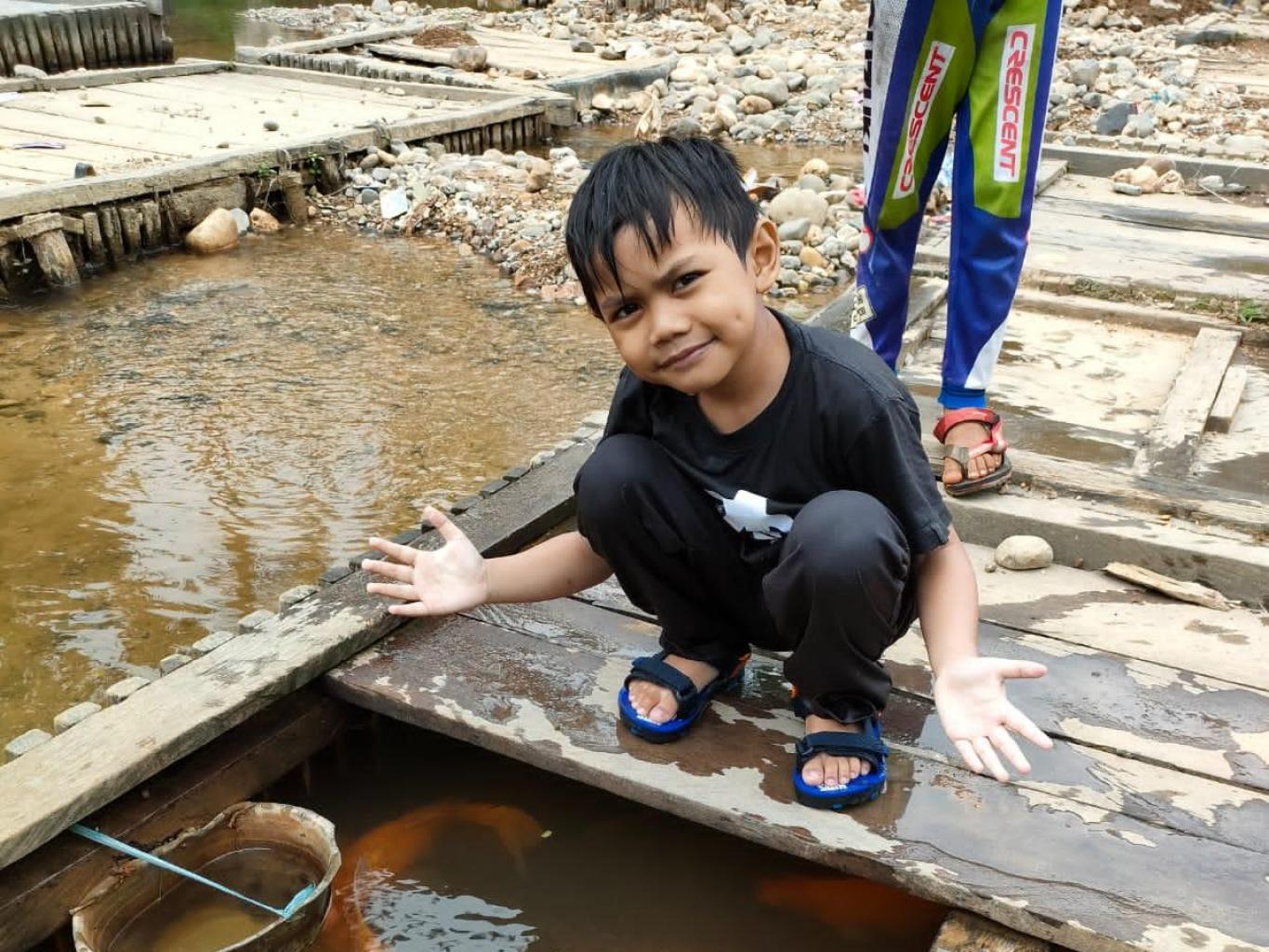 Mengunjungi Berok (keramba Ikan)