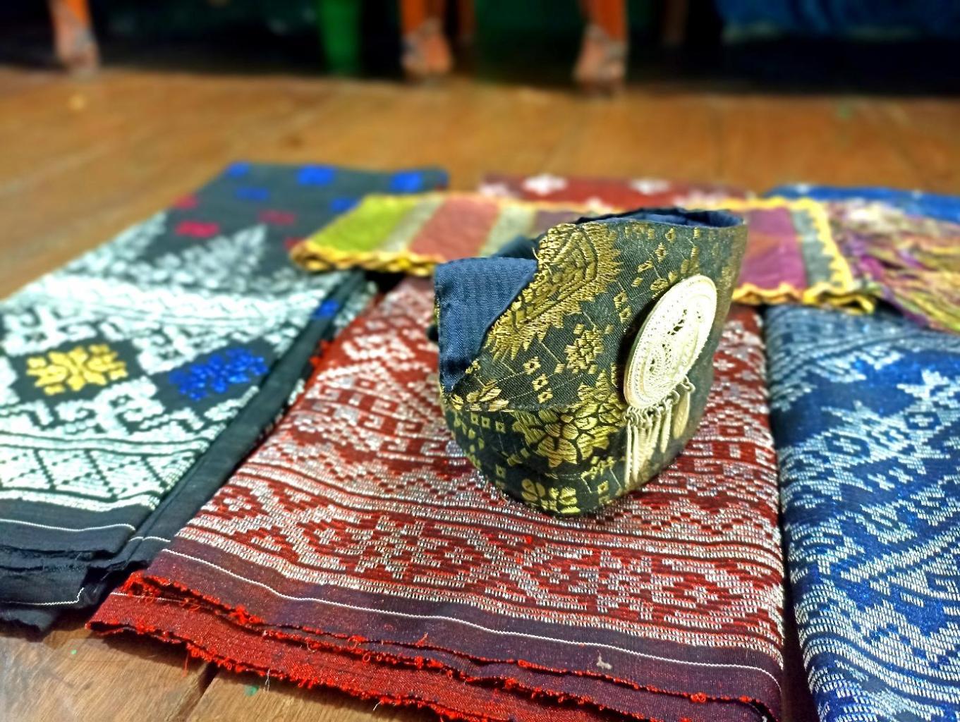 Tenun Lejo Khas Desa Meskom