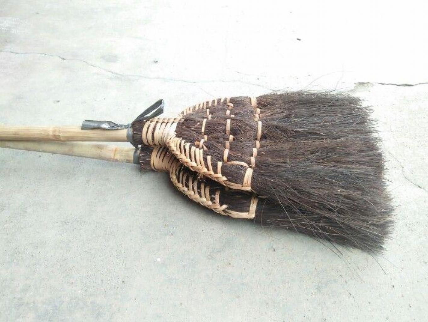 Sapu Bulu Ijuk
