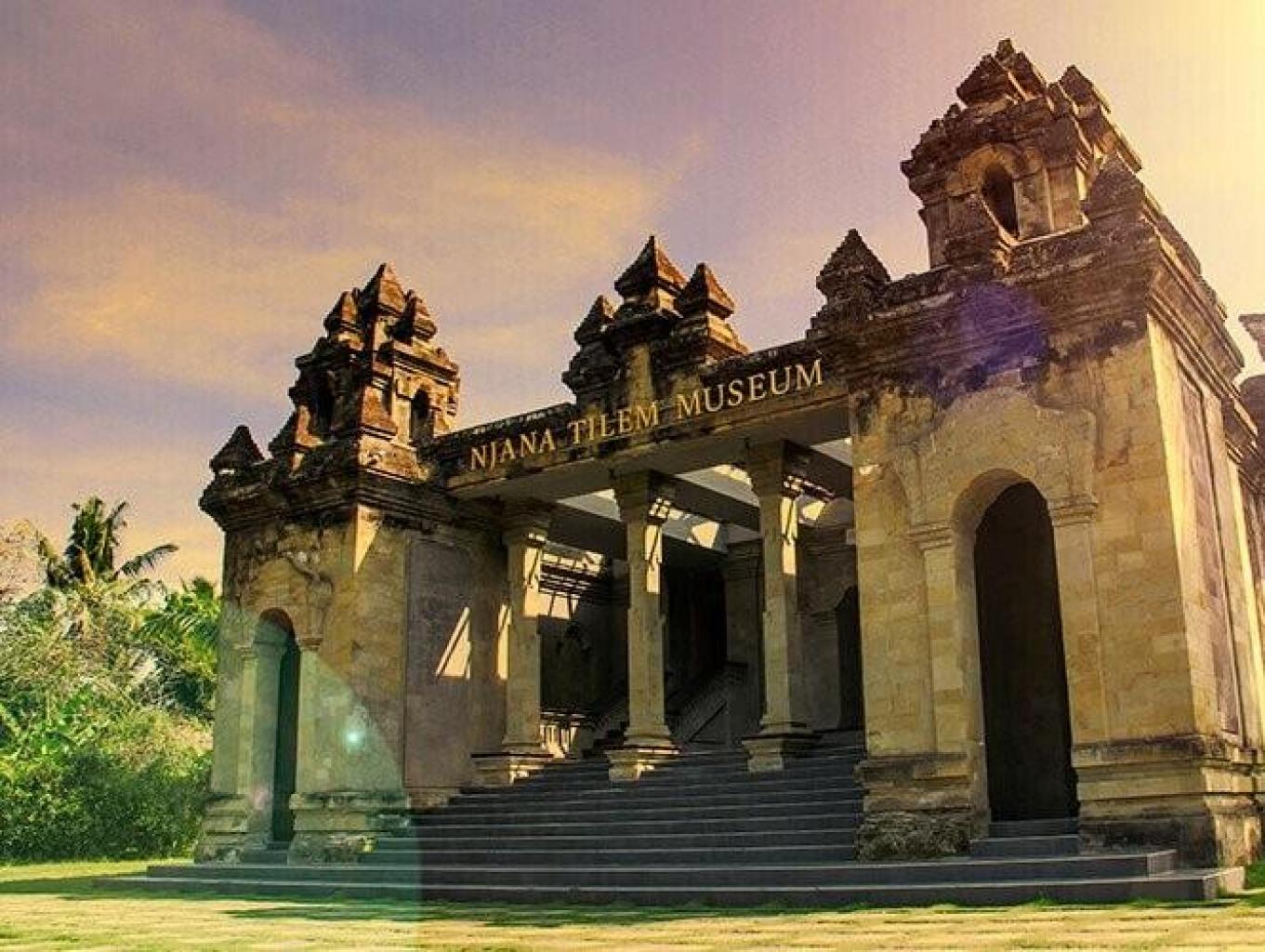 Kunjungan Ke Museum Wood Carving Njana Tilem