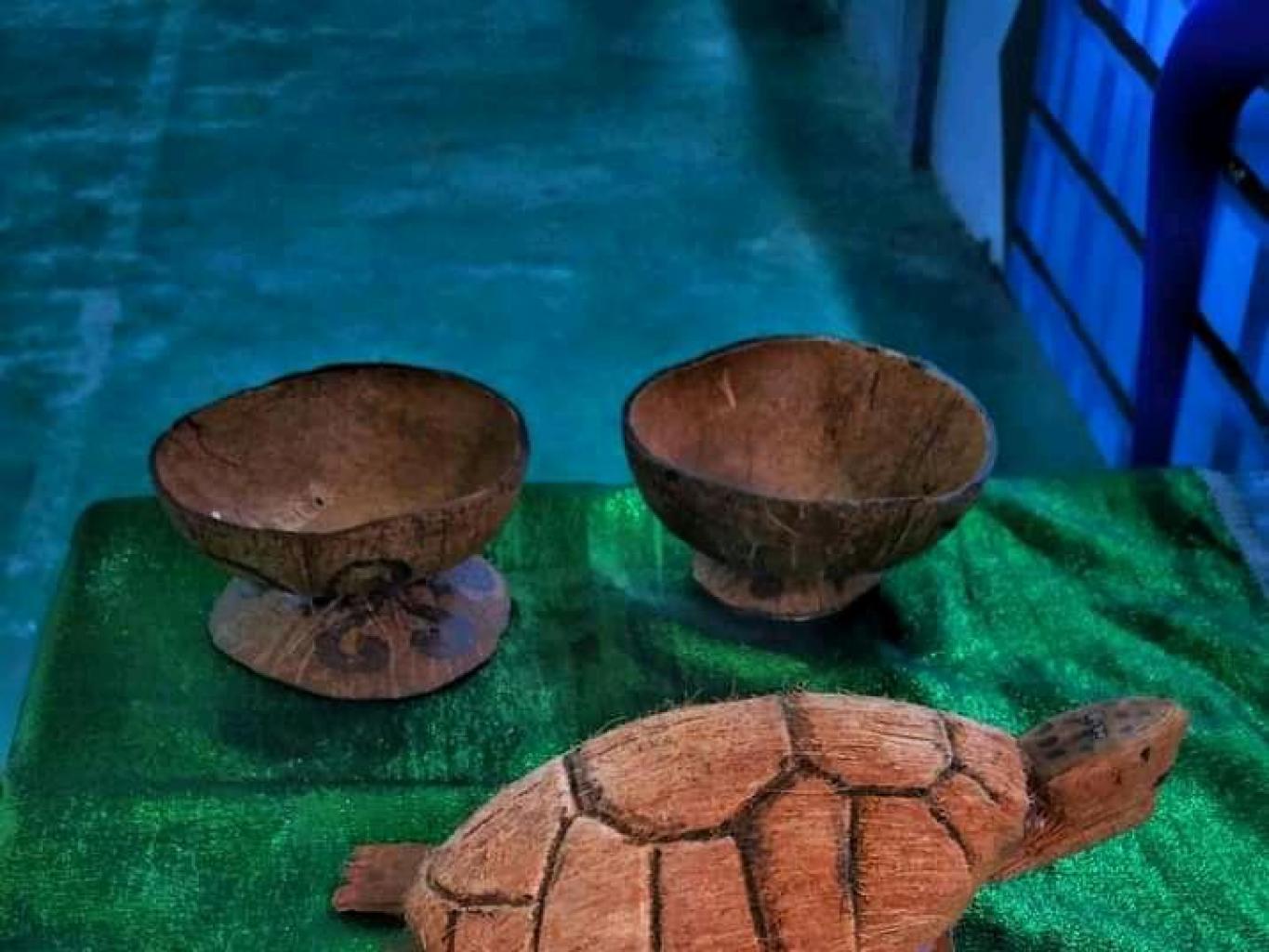 Cendramata Kura-kura Yang Terbuat Dari Bahan Kelapa
