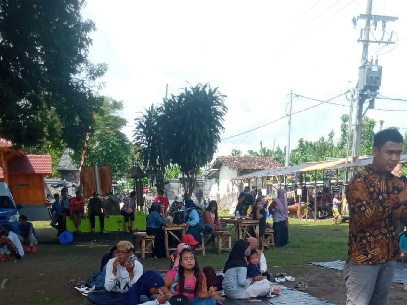 Tempat Makan Lesehan