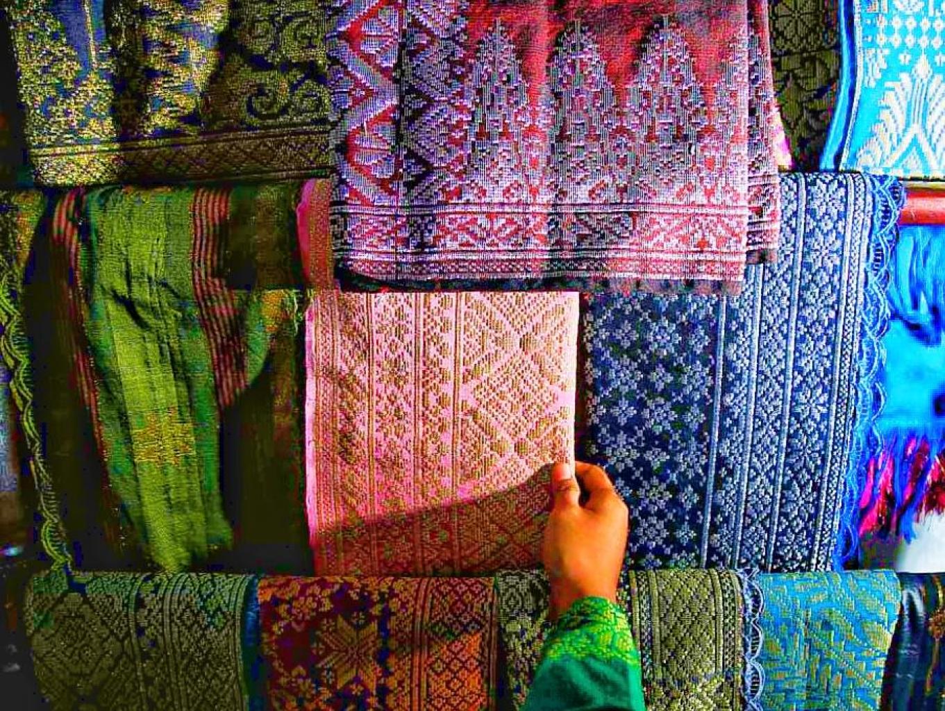 Kain Produk Turunan Songket Batu Bara Di Desa Padang Genting