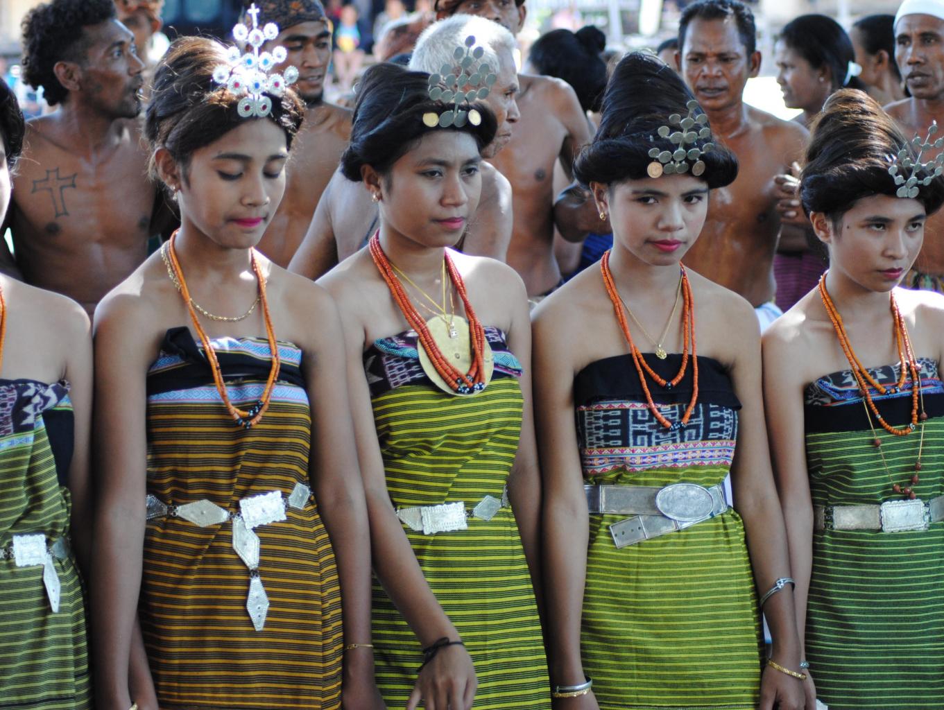 Penari Wanita Tebe Bei Mau Sali
