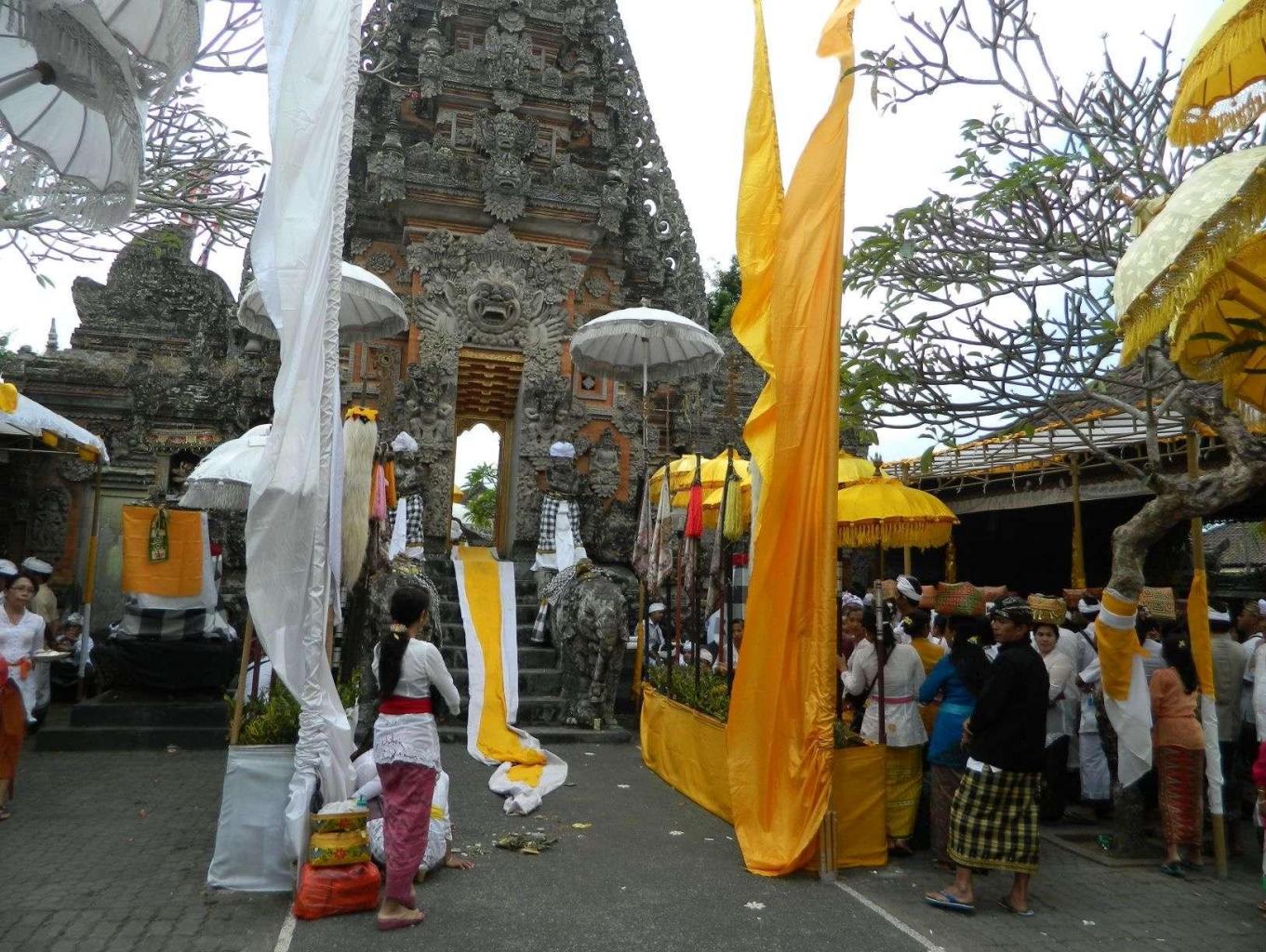 Piodalan Pura Taman Pule