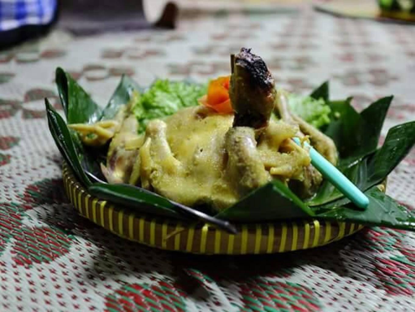 Ingkung Ayam Wijirejo