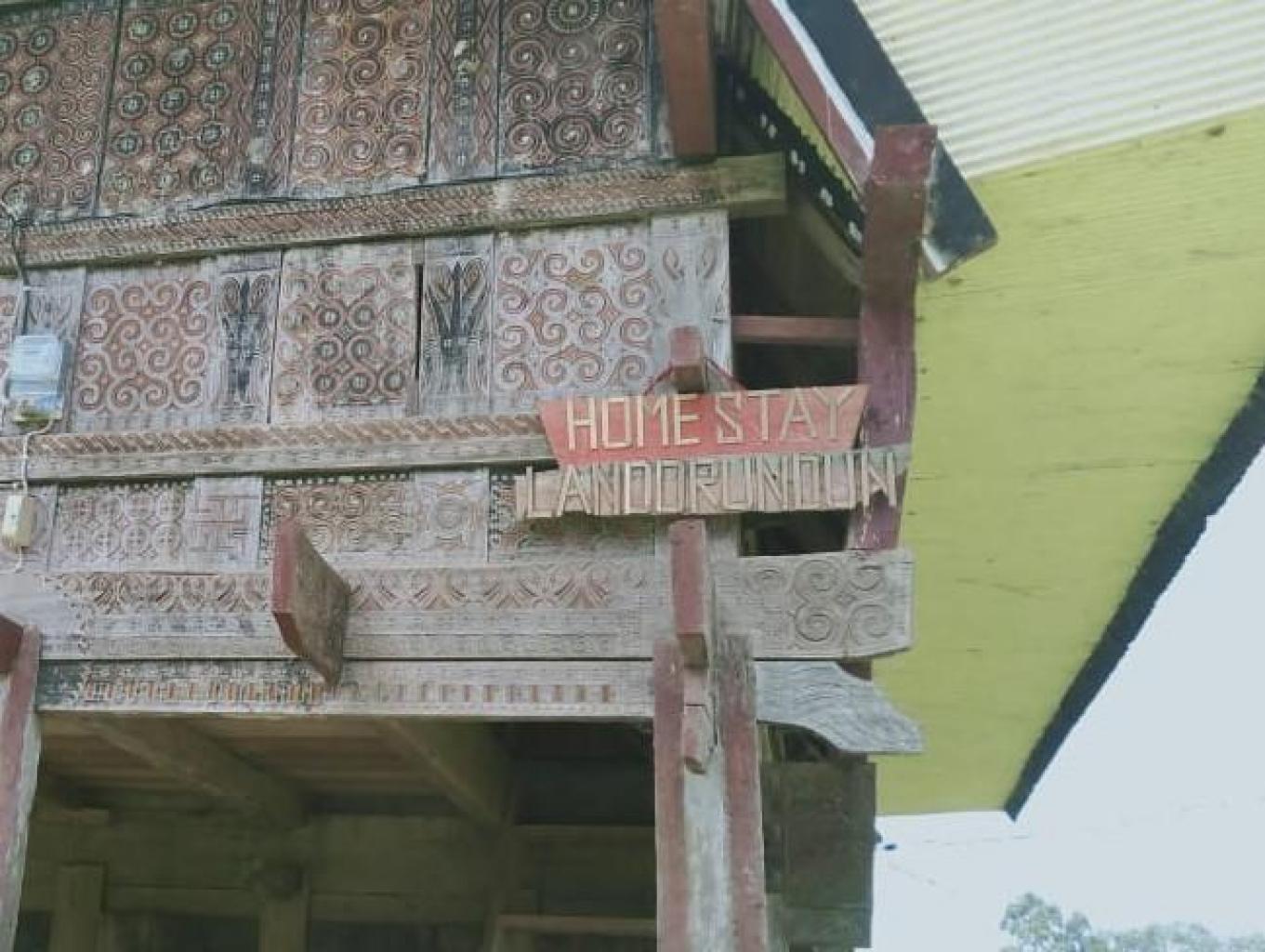 Homestay Dewi Landorundun