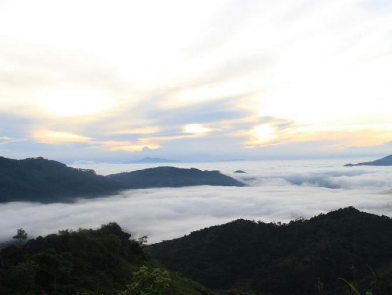 Pemandangan puncak batu galeh