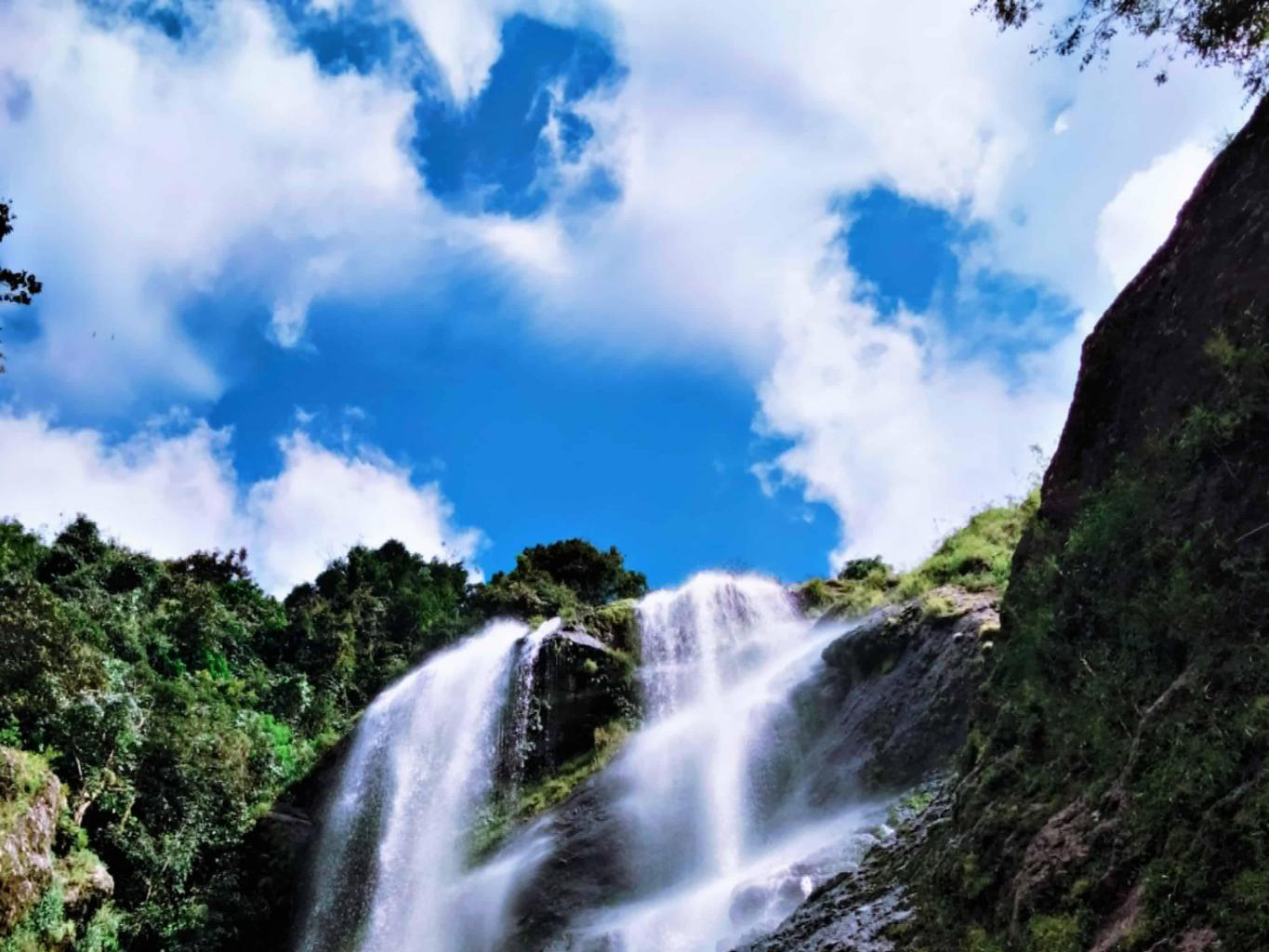 Explore Air Terjun Cunca Sekas