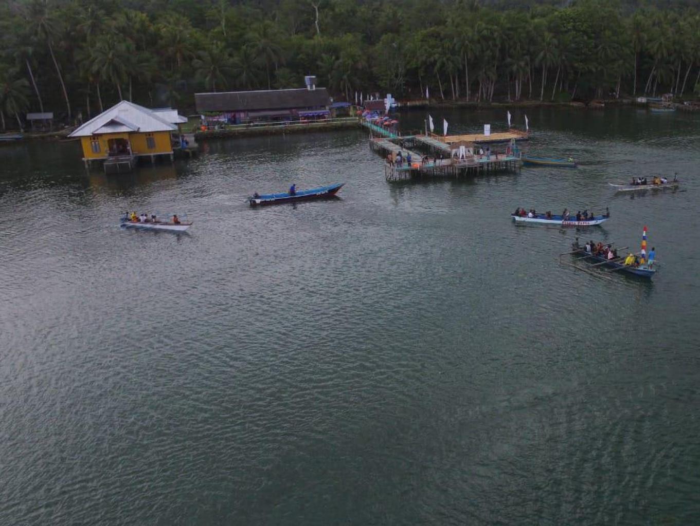 Parade perahu injil