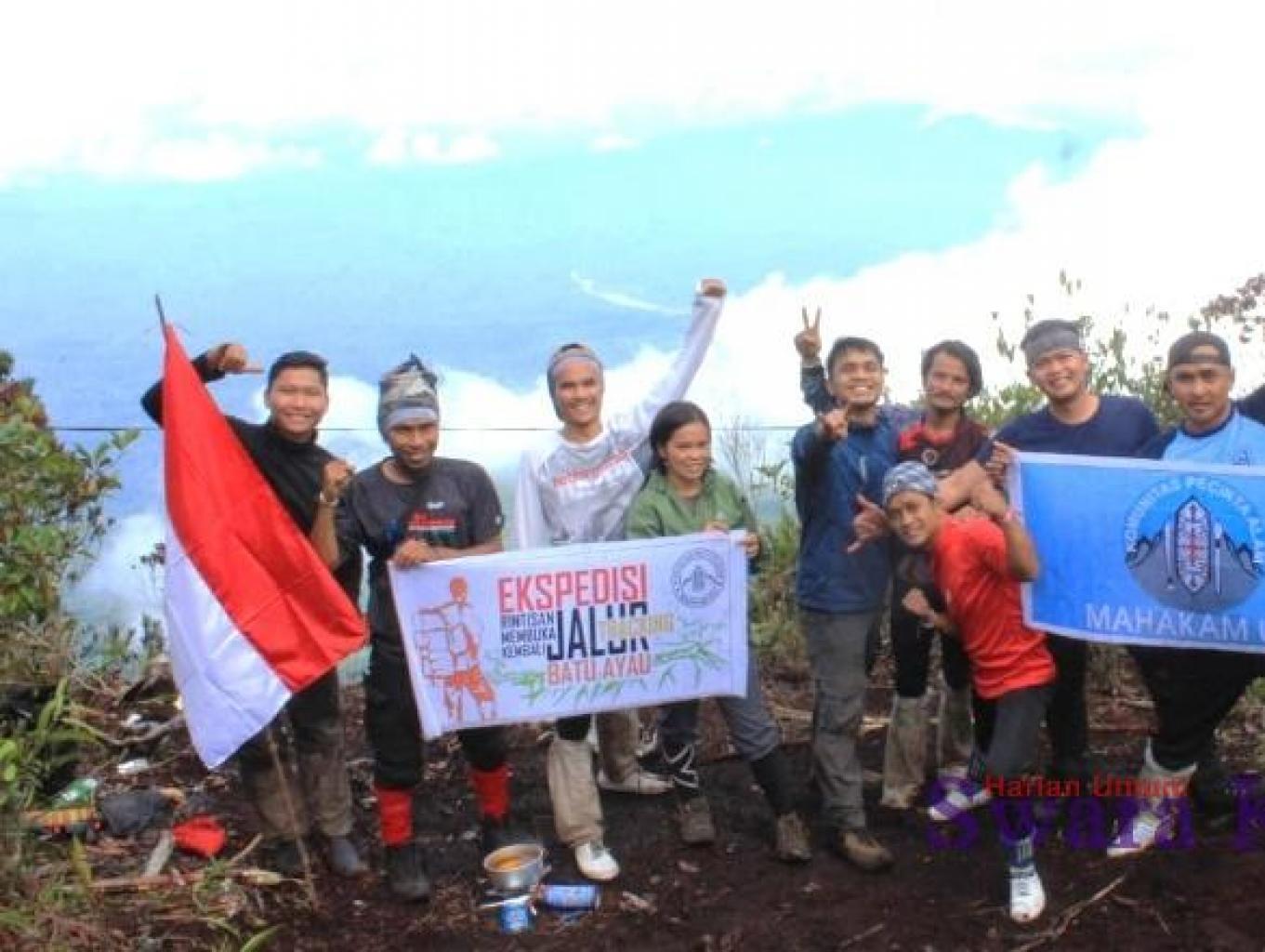 Mendaki Gunung Batu Ayau